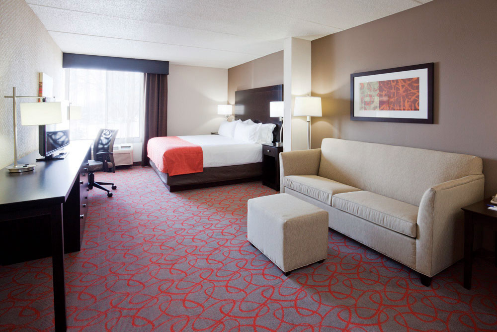 Holiday Inn Express & Suites Bloomington Minneapolis Airport Area West