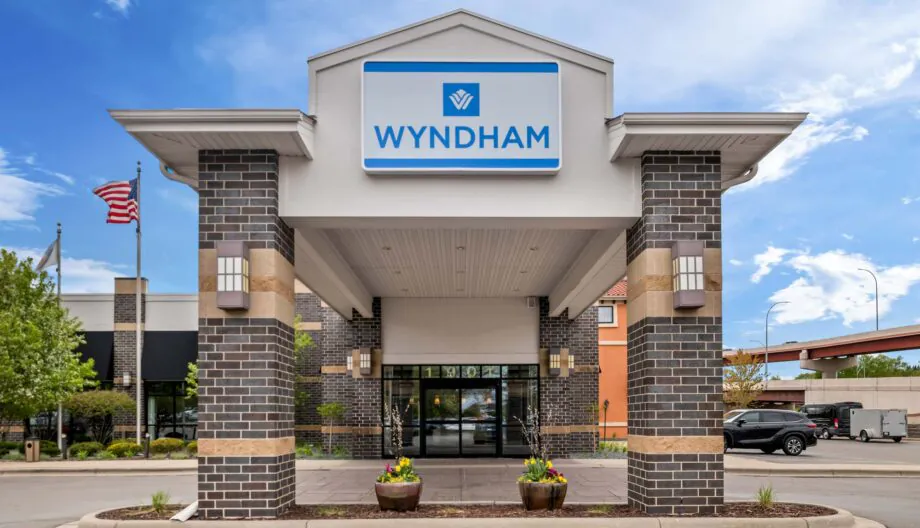 05195-Exterior-2 wyndham bloomington mall of america 05195-Exterior-2 wyndham bloomington mall of america