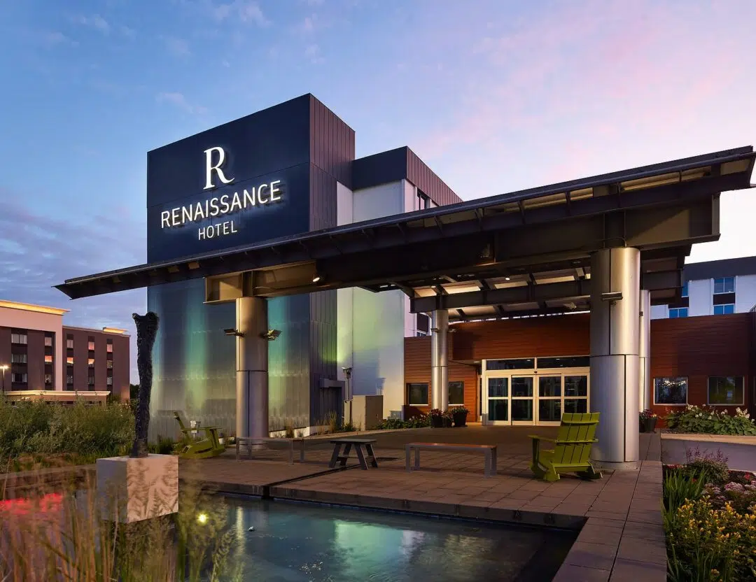 7A2A1314_Panorama0 image of renaissance minneapolis bloomington hotel