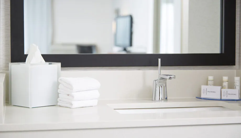 Courtyard-Bloomington-Mall-of-America-Bathroom-01-LR Courtyard-Bloomington-Mall-of-America-Bathroom-01-LR