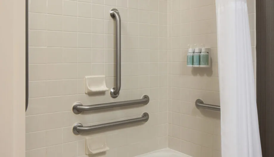 Courtyard-Bloomington-Mall-of-America-Bathroom-05 Courtyard-Bloomington-Mall-of-America-Bathroom-05