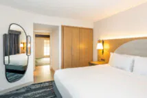 King-Bed_-Suite