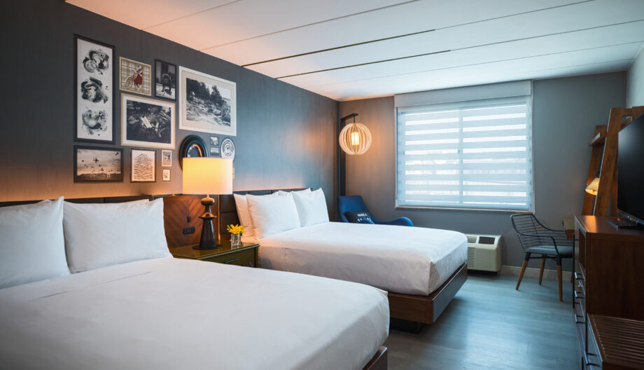 Queen Queen room