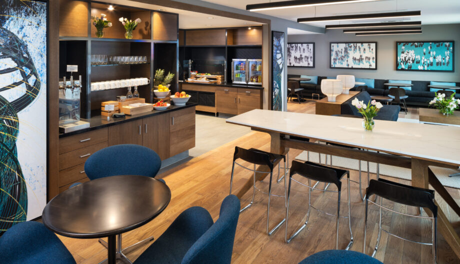 Regency Club Lounge