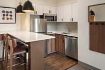 SSB-Guestroom-O1KN-O2DN-One-Bedroom-Suite-Kitchen-02-6720x4480-JK