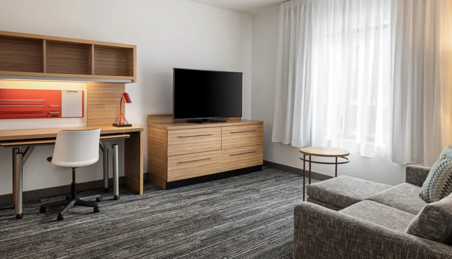 towneplace-suites-bloomington-guestroom-4 towneplace-suites-bloomington-guestroom-4