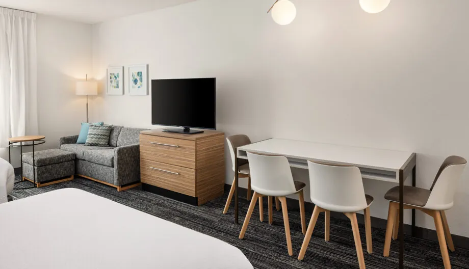 towneplace-suites-bloomington-guestroom-9 towneplace-suites-bloomington-guestroom-9