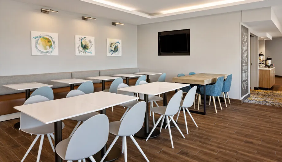 towneplace-suites-bloomington-lobby-4 towneplace-suites-bloomington-lobby-4