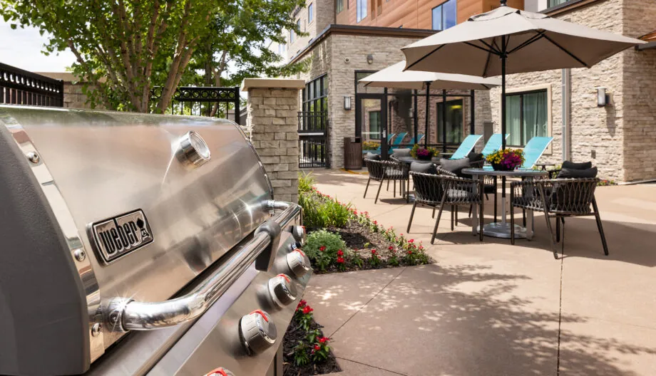towneplace-suites-bloomington-patio towneplace-suites-bloomington-patio
