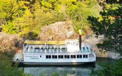 Chisago Lakes Area City Tour Scenic Boat Cruise and Art